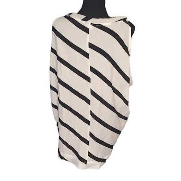 BCBGeneration
Black and White
Striped Tank
Medium - Picture 2 of 5